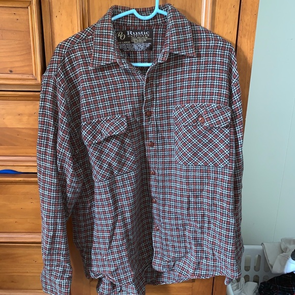 RUSTIC OUTFITTER FLANNEL - Picture 1 of 3